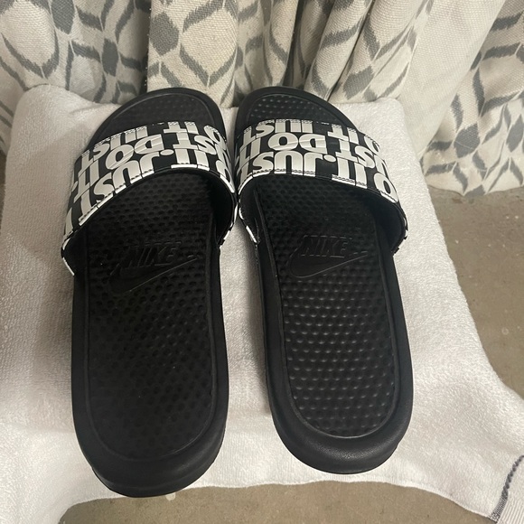 Nike Benassi JDI, Print is White and Black, Beach and Pool Slides for Men! main image 4
